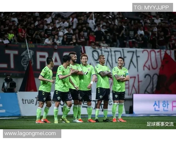 北京现代对阵蔚山现代的精彩较量揭示中韩足球的实力对比与未来发展潜力 北京现代对阵蔚山现代的精彩较量揭示中韩足球的实力对比与未来发展潜力